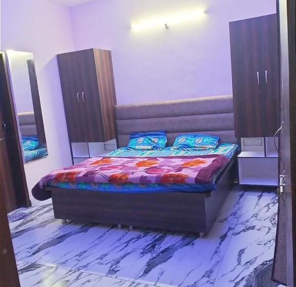 Номер Deluxe Кровать Кинг, Dhesi Cottage    Super Deluxe Rooms    Favourite Of Groups, Students, Parents, Couples