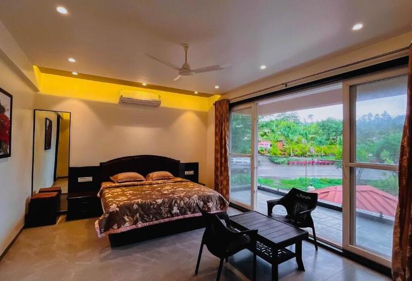带大床的套房, Gulmohar Resort & Spa