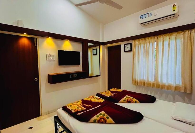 デラックスルーム, Gulmohar Resort & Spa