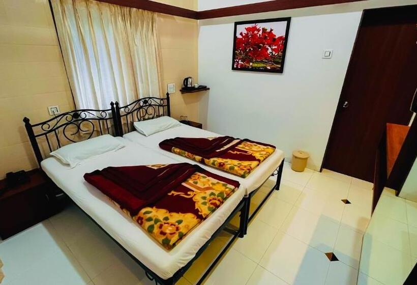 デラックスルーム, Gulmohar Resort & Spa