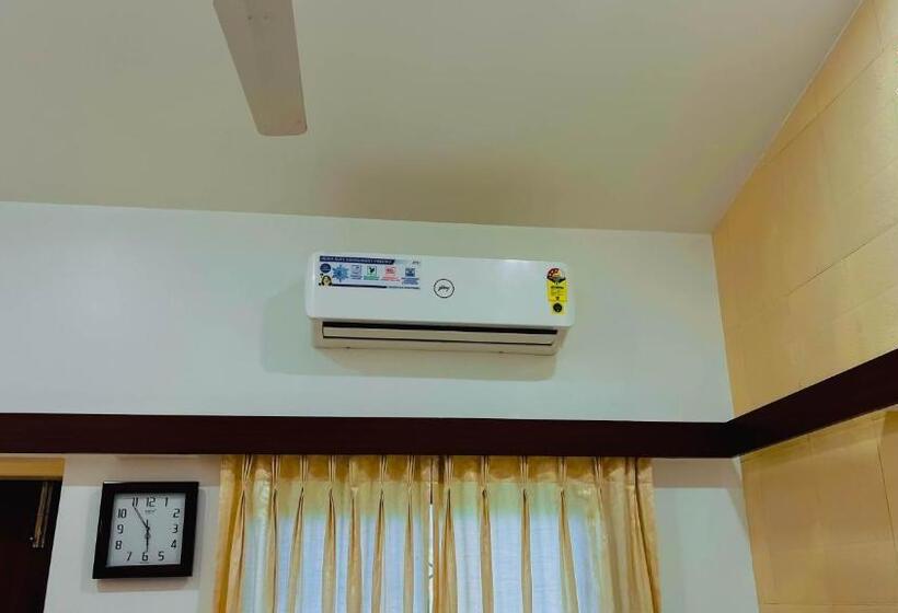 デラックスルーム, Gulmohar Resort & Spa