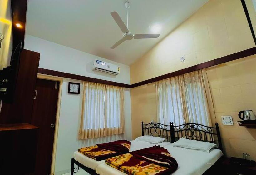 デラックスルーム, Gulmohar Resort & Spa