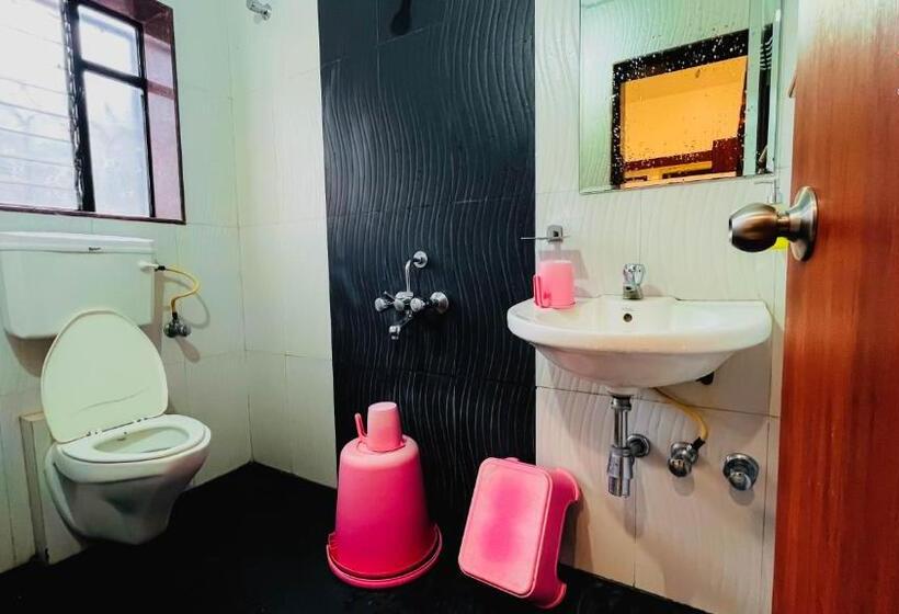 デラックスルーム, Gulmohar Resort & Spa