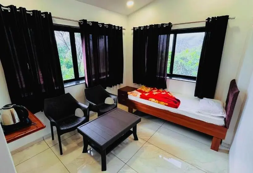 Deluxe Room Mountain View, Gulmohar Resort & Spa