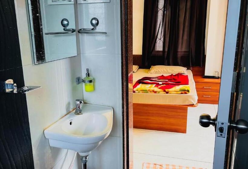 マウンテンビューデラックスルーム, Gulmohar Resort & Spa