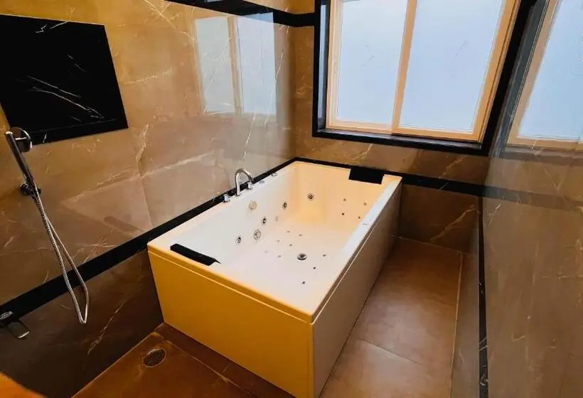 Sviitti King-vuode, Gulmohar Resort & Spa