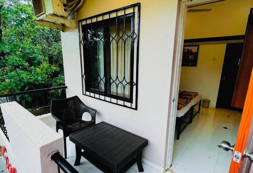 豪华房间, Gulmohar Resort & Spa