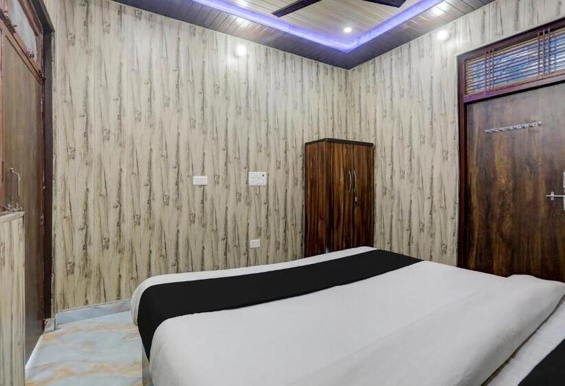 トリプルクラシックルーム, Oyo The Grand Soron