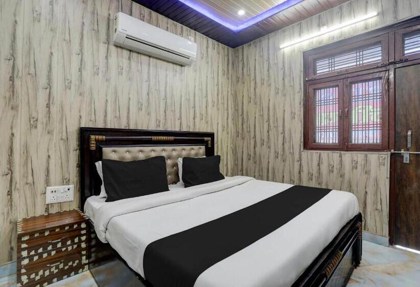 トリプルクラシックルーム, Oyo The Grand Soron