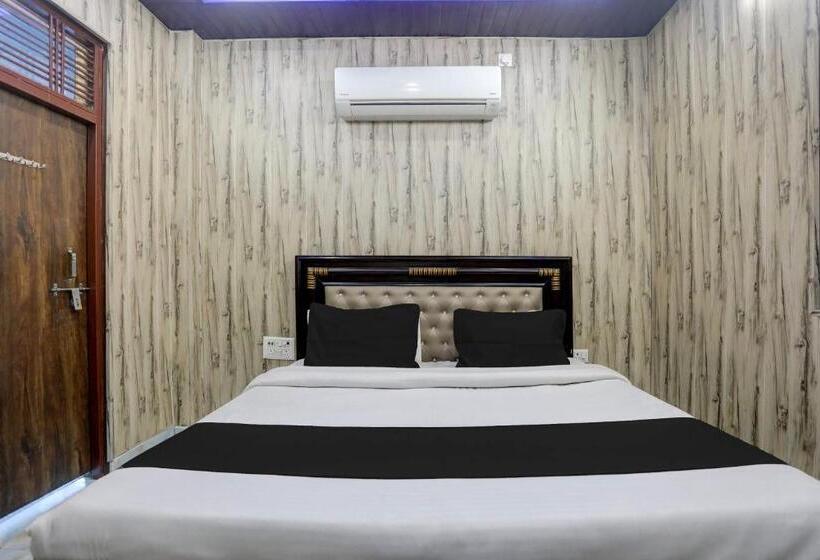 トリプルクラシックルーム, Oyo The Grand Soron