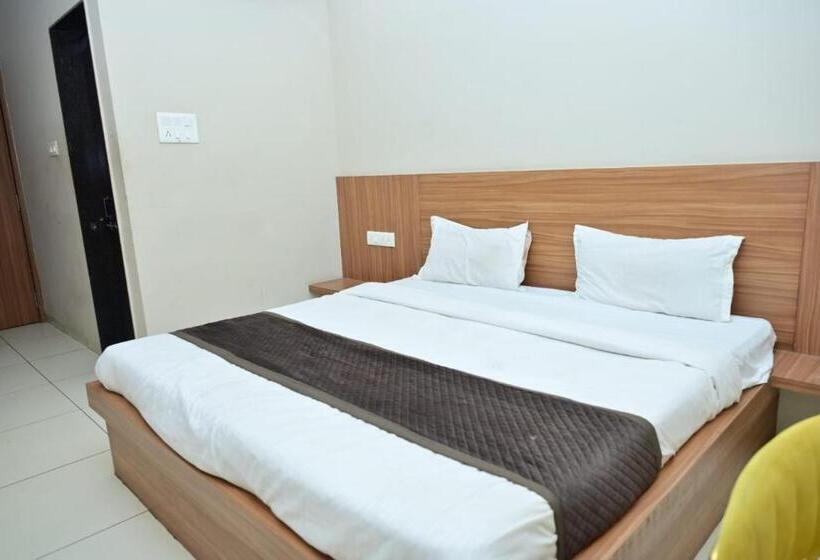 Номер Стандарт, Park Bench