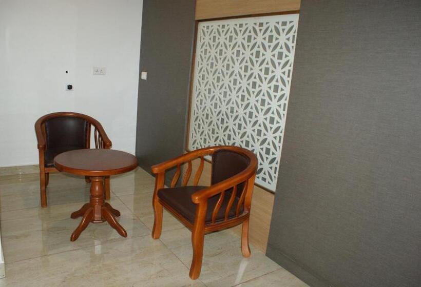 Family Suite, Sriranganivas