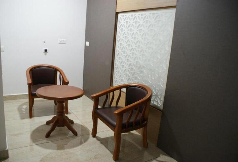 Family Suite, Sriranganivas