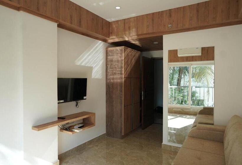 Люкс, Vkj Inn Aluva