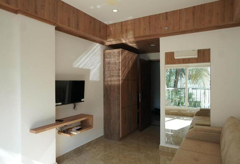 Люкс, Vkj Inn Aluva