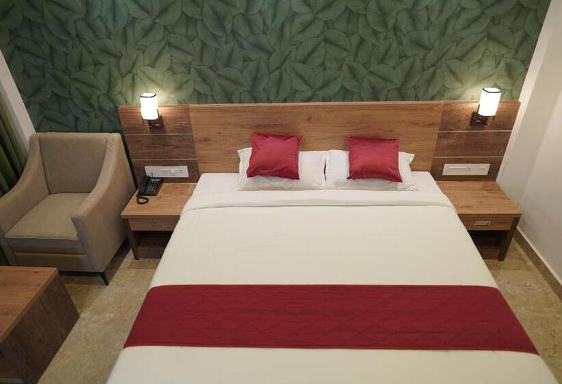 Люкс, Vkj Inn Aluva