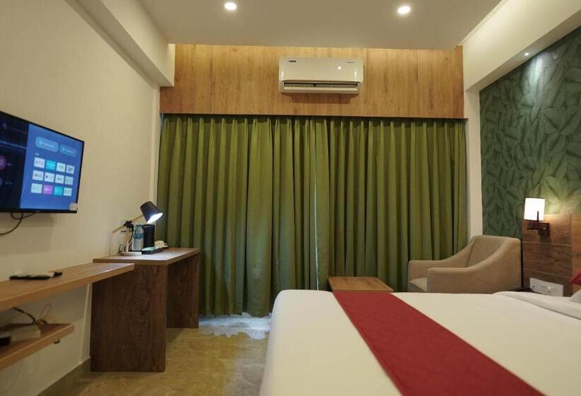 스위트, Vkj Inn Aluva
