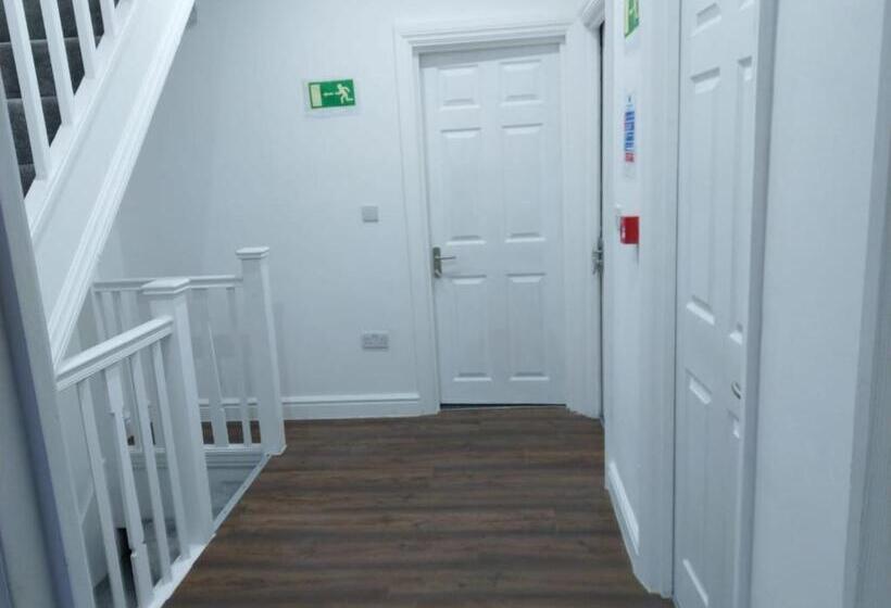 Deluxe Rum, Ingramhub