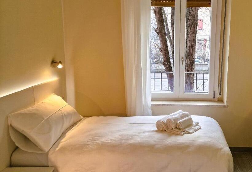 اتاق استاندارد برای معلولان, La Corte Del Maggiore