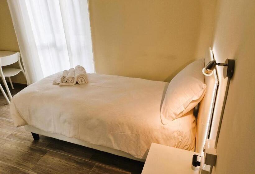 اتاق استاندارد یک نفره, La Corte Del Maggiore