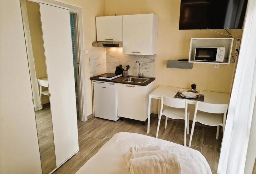 اتاق استاندارد یک نفره, La Corte Del Maggiore