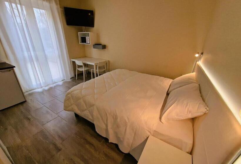 Superior Room with Terrace, La Corte Del Maggiore