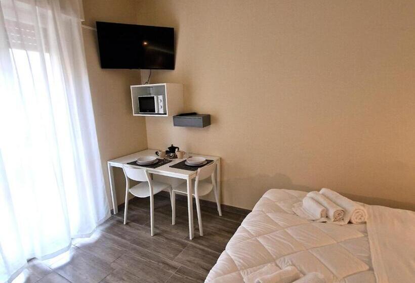 Superior Room with Terrace, La Corte Del Maggiore