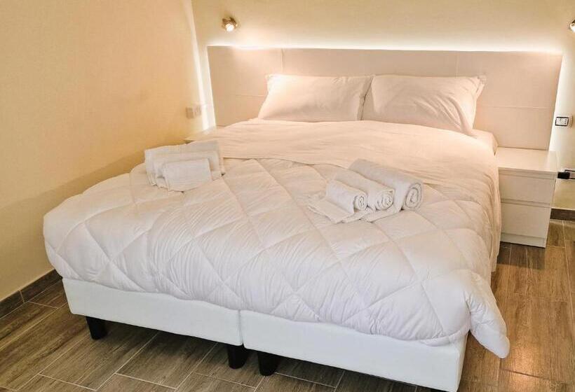 Superior Room with Terrace, La Corte Del Maggiore