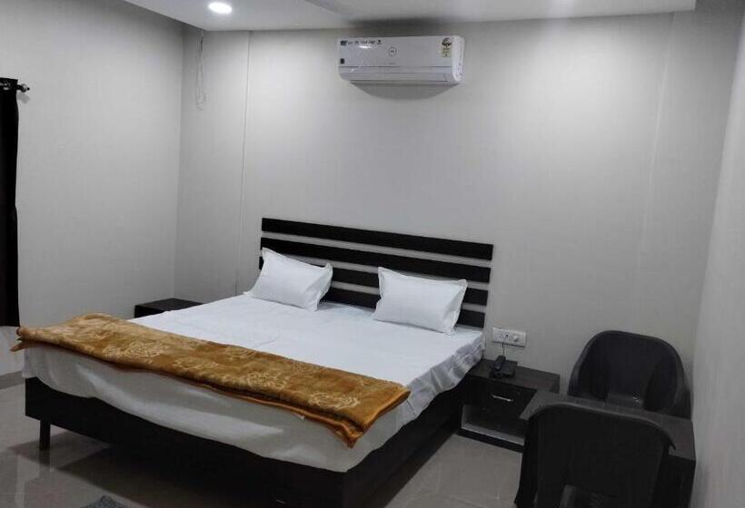 חדר קלאסי לשלושה, Oyo Hotel Deepali Inn