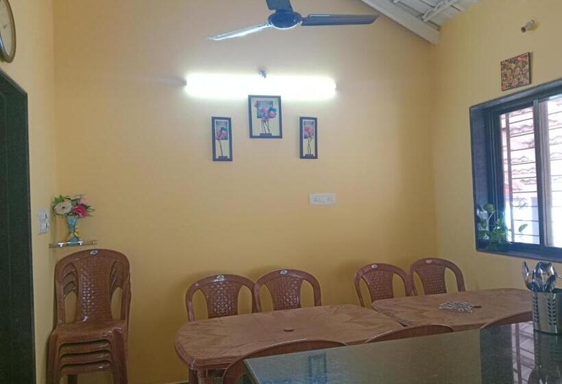 חדר סטנדרט לשלושה, Fulora Guest House Only Family Welcomed