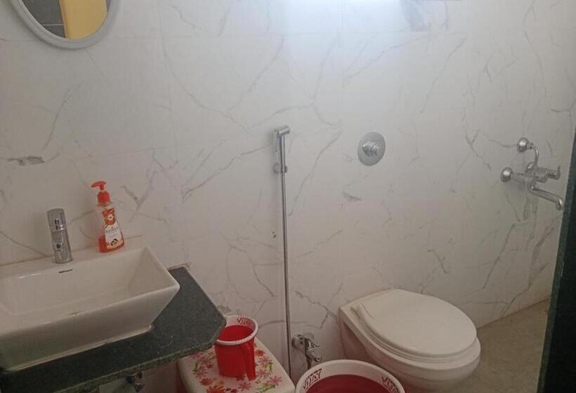 Номер Стандарт Трехместный, Fulora Guest House Only Family Welcomed