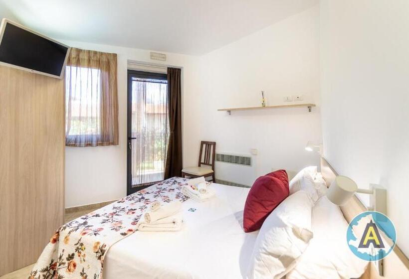 غرفة قياسية, Isola Felice