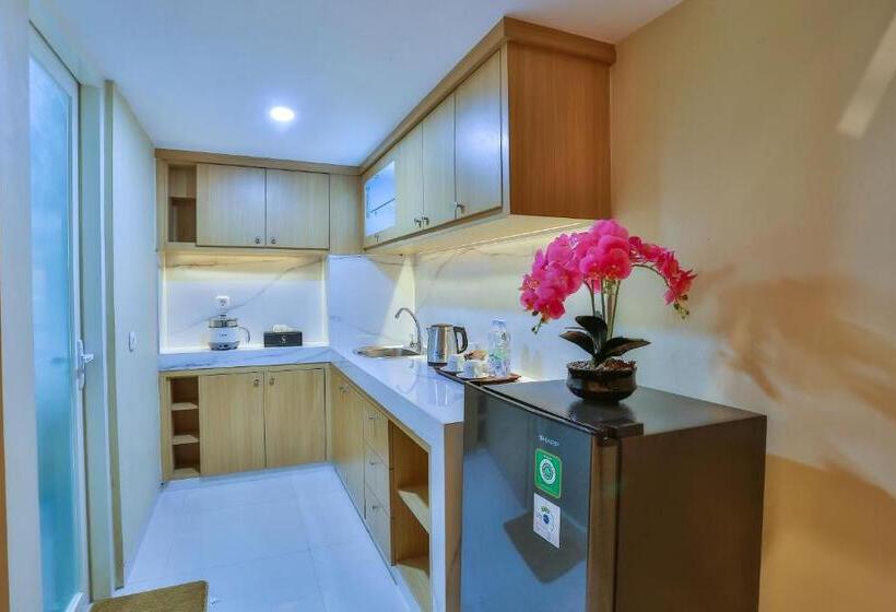 Superior Studio, The Horizontal Hotel Pacitan