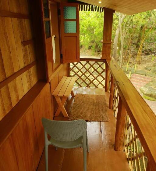 샬레, Cure Monastery