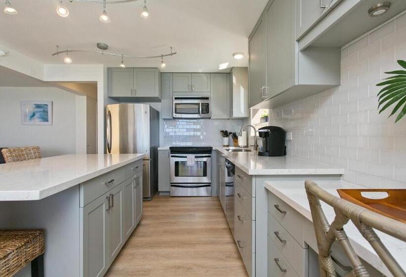 Апартаменты 1 Спальня Вид на Море, High Floor Luxury Oceanfront At Waikiki Beach Tower