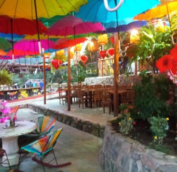 ４ベッドルームハウス, Hostal Arcadia Minca