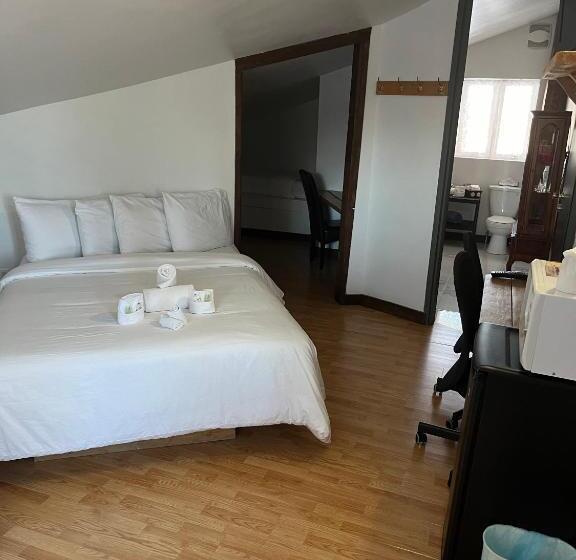 Семейный Номер, Auberge De Ferme Neuve