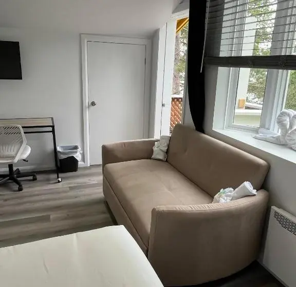 デラックスルーム, Auberge De Ferme Neuve
