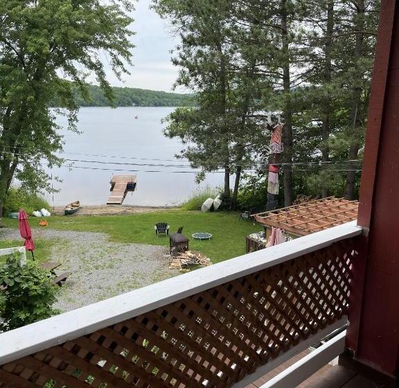 Suite with lake view, Auberge De Ferme Neuve