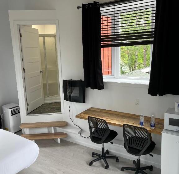 Suite with lake view, Auberge De Ferme Neuve