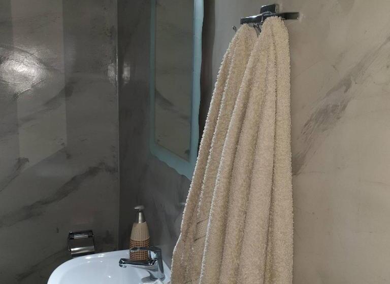 스탠다드 트리플 룸 풀장 전망, Sagma Central Rooms