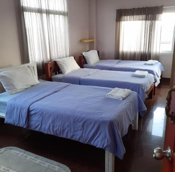 غرفة كلاسيكية ثلاثية, โรงแรมบ้านสุวรรณา Baansuwanna