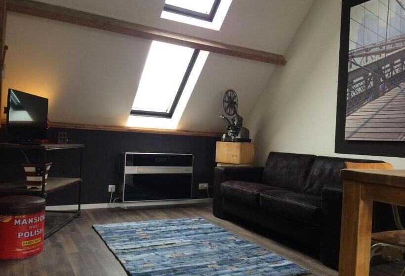 סטודיו דלוקס, De Weegbrug