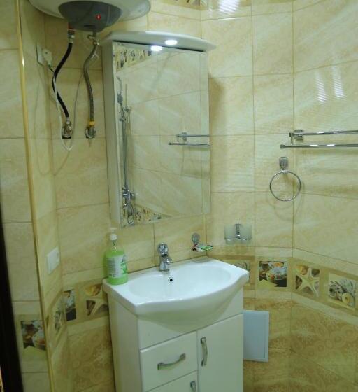 디럭스 룸, Nihol