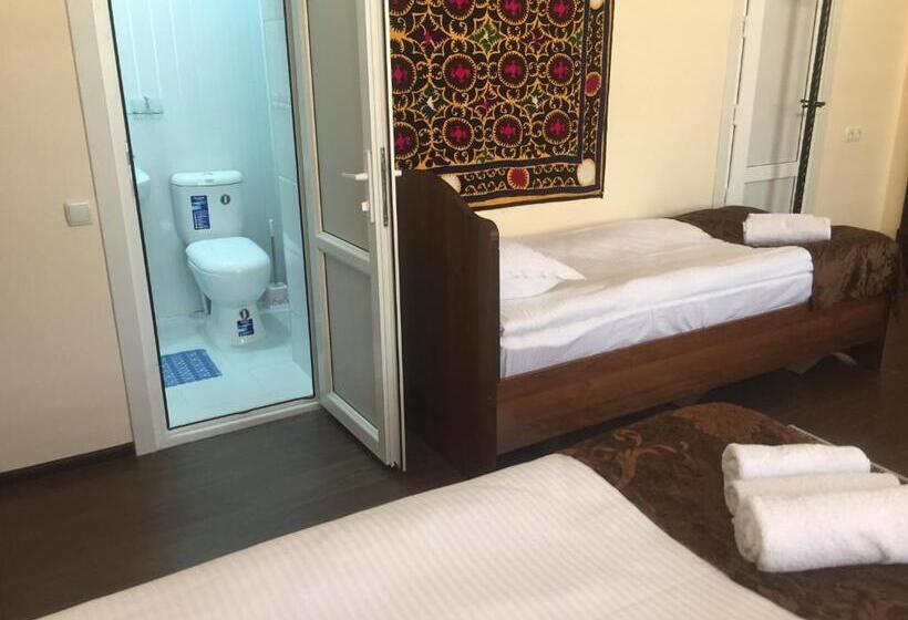 חדר משפחתי, Nihol