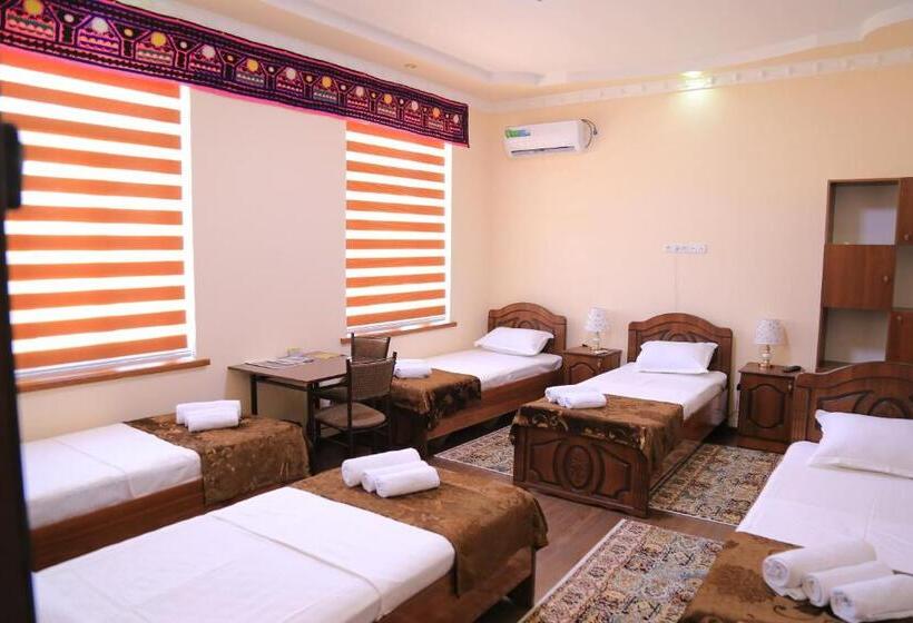 חדר משפחתי, Nihol