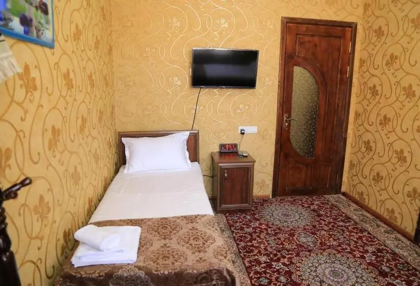 Quarto Quádruplo Deluxe, Nihol
