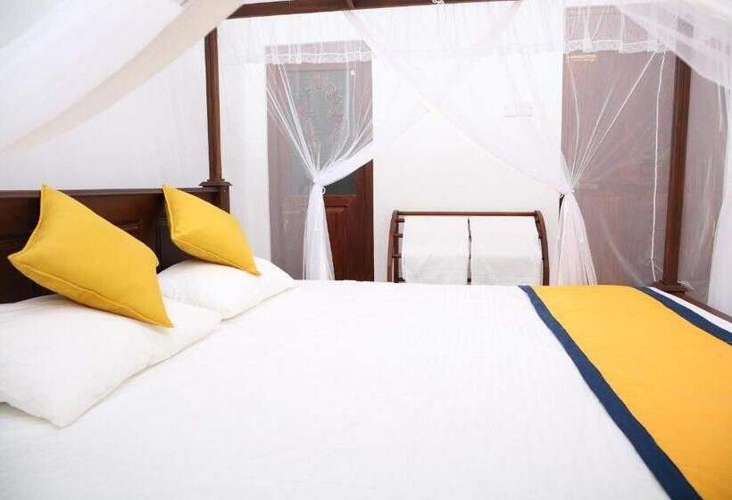 デラックスルーム, Suzzi Villa