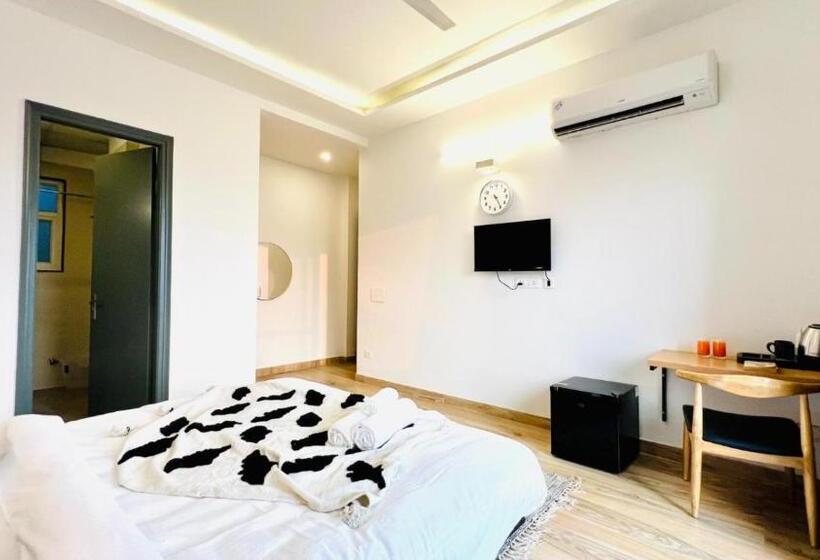 חדר דלוקס עם מרפסת, Zen Medicity   Hotel & Serviced Apartments Gurgaon