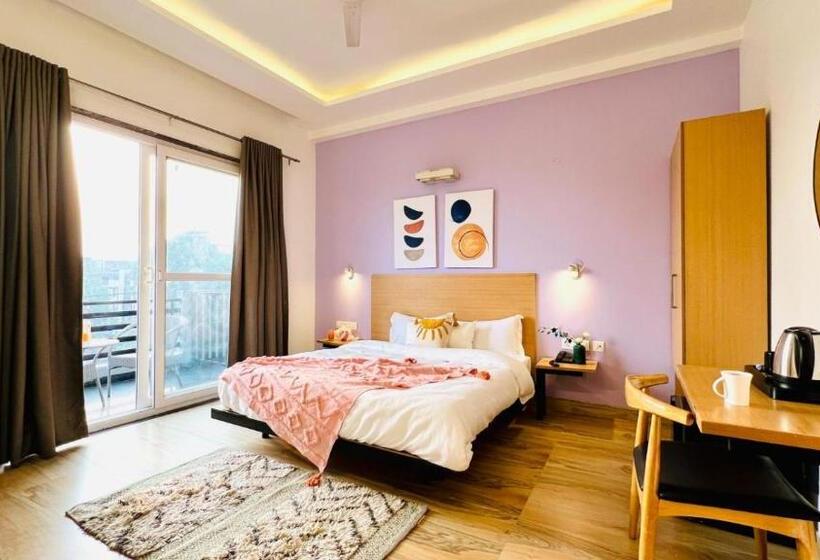 חדר דלוקס עם מרפסת, Zen Medicity   Hotel & Serviced Apartments Gurgaon